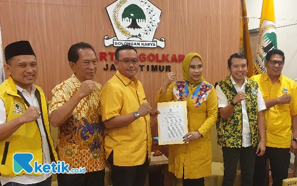 Thumbnail Pilkada Sidoarjo 2024; Golkar Tambah Kekuatan Pasangan H Subandi-Hj Mimik Idayana