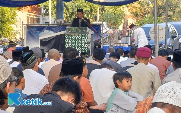 Thumbnail Warga Muhammadiyah Driyorejo Jalani Salat Idul Adha, Pemotongan Hewan Kurban Dilakukan 2 Kali