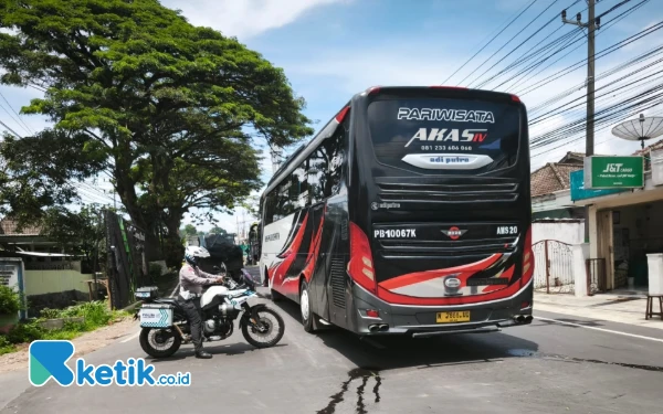 Thumbnail Berita - Olah TKP Bus Pariwisata Maut, Lalu Lintas Kota Batu Dialihkan