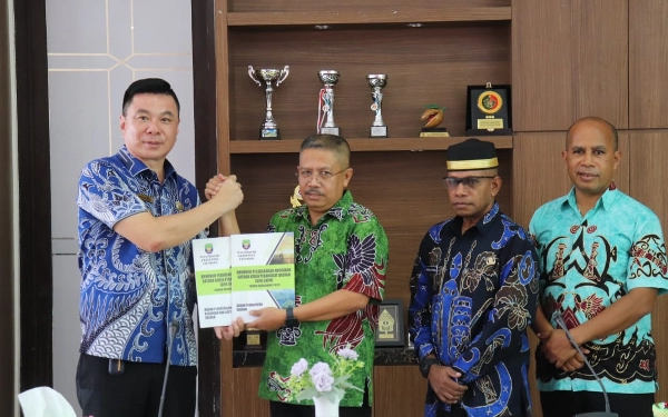 Serahkan DPA 2023, Bupati Freddy Thie Minta OPD Laksanakan Program Secara Maraton