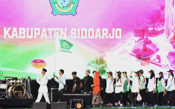 Thumbnail Berita - Sekda Fenny Kobarkan Semangat 238 Atlet Sidoarjo di Popda XIV dan Peparpeda II Jatim