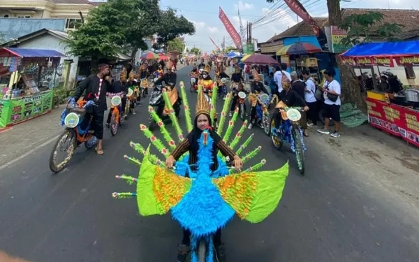 Thumbnail Penuh Kreativitas, Ribuan Peserta Ikuti Pesona Gondanglegi di Kabupaten Malang