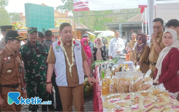 Thumbnail Gelar Pasar Murah di Desa Segaran, Disperindag Kabupaten Malang Berdayakan IKM Lokal