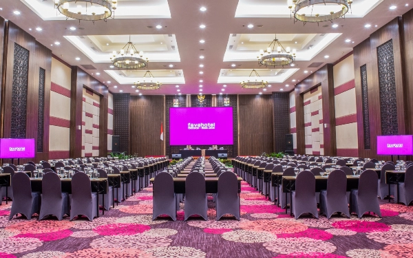 Thumbnail favehotel Sidoarjo Miliki Ballroom Berkonsep Elegan