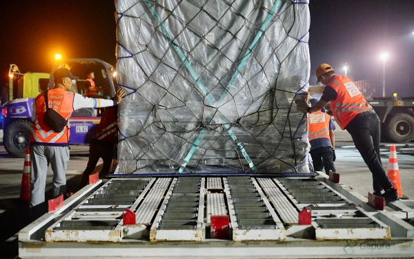 Logistik MotoGP Kloter Ketiga Mendarat di Bandara International Lombok, Beratnya 98 Ton