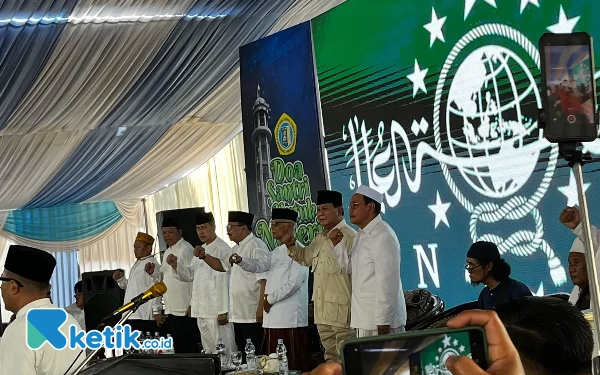 Pecah! Perdana di 2024 Capres Prabowo Sowan ke Ponpes Zainul Hasan Genggong Probolinggo