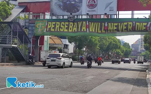 Hari Jadi Persebaya ke-96 Tahun, Spanduk Bonek Terpasang di Sudut-Sudut Kota Surabaya