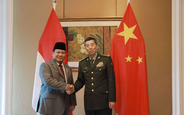 Thumbnail Berita - Temui Menhan Cina, Prabowo Bahas Penguatan Kerja Sama Pertahanan