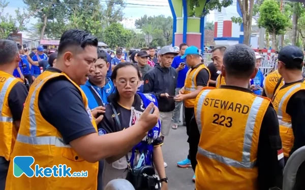 Thumbnail Berita - Liga 1: Pengamanan Ketat dan Berlapis Iringi Arema FC Kembali Berkandang di Kanjuruhan