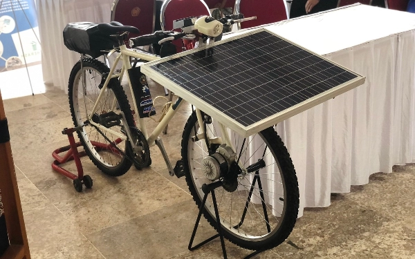 Hebat! Mahasiswa di Malang Ciptakan Sepeda Listrik Tenaga Surya