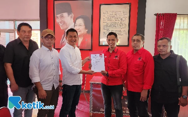 Thumbnail Berita - Ke Kandang Banteng, Kiagus Firdaus Kembalikan Formulir Pendaftaran Bacawawali ke PDIP Kota Madiun