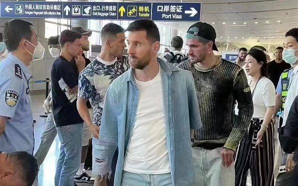 Thumbnail Berita - Lionel Messi Dikabarkan Batal Ikut Rombongan Timnas Argentina ke Indonesia