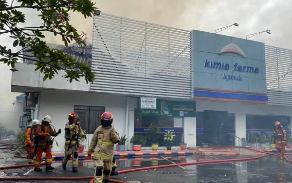 Thumbnail Berita - Apotek Kimia Farma Diponegoro Surabaya Kebakaran