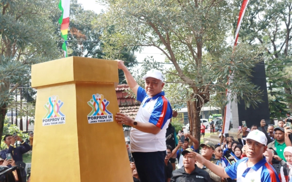 Thumbnail Berita - Terima Api Porprov IX Jatim 2025, Bupati Malang Ajak Warga Jadi Tuan Rumah yang Baik