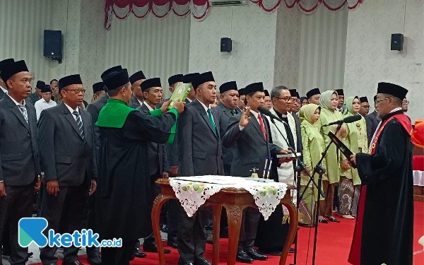 Didominasi Wajah Lama, 45 Anggota DPRD Situbondo Resmi Dilantik