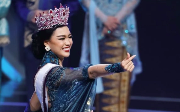Thumbnail Berita - Profil Putri Indonesia 2025 asal Jatim Firsta Yufi Amarta Putri, Arek Banyuwangi!