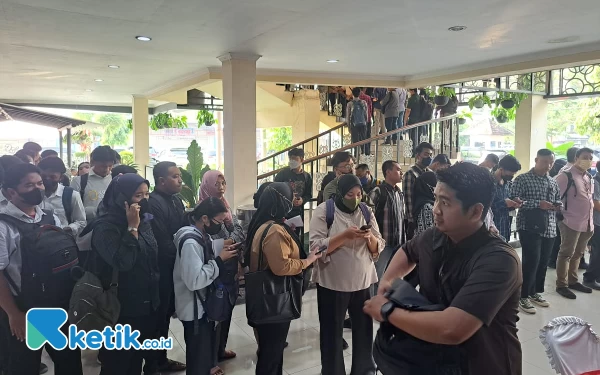 Thumbnail Berita - Ribuan Pencari Kerja Padati Job Fair Assik yang Digelar Pemkot Surabaya