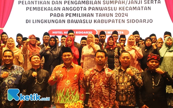 Thumbnail Berita - Pelantikan Panwascam Pilkada 2024; Plt Bupati Sidoarjo H Subandi: Pengawas Berkualitas Kunci Pemilu Bermartabat