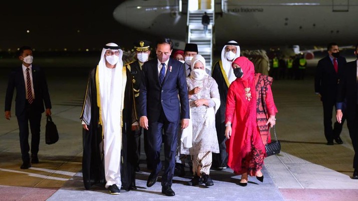 Thumbnail Berita - Presiden Jokowi Tiba di Abu Dhabi, Berikut Agendanya