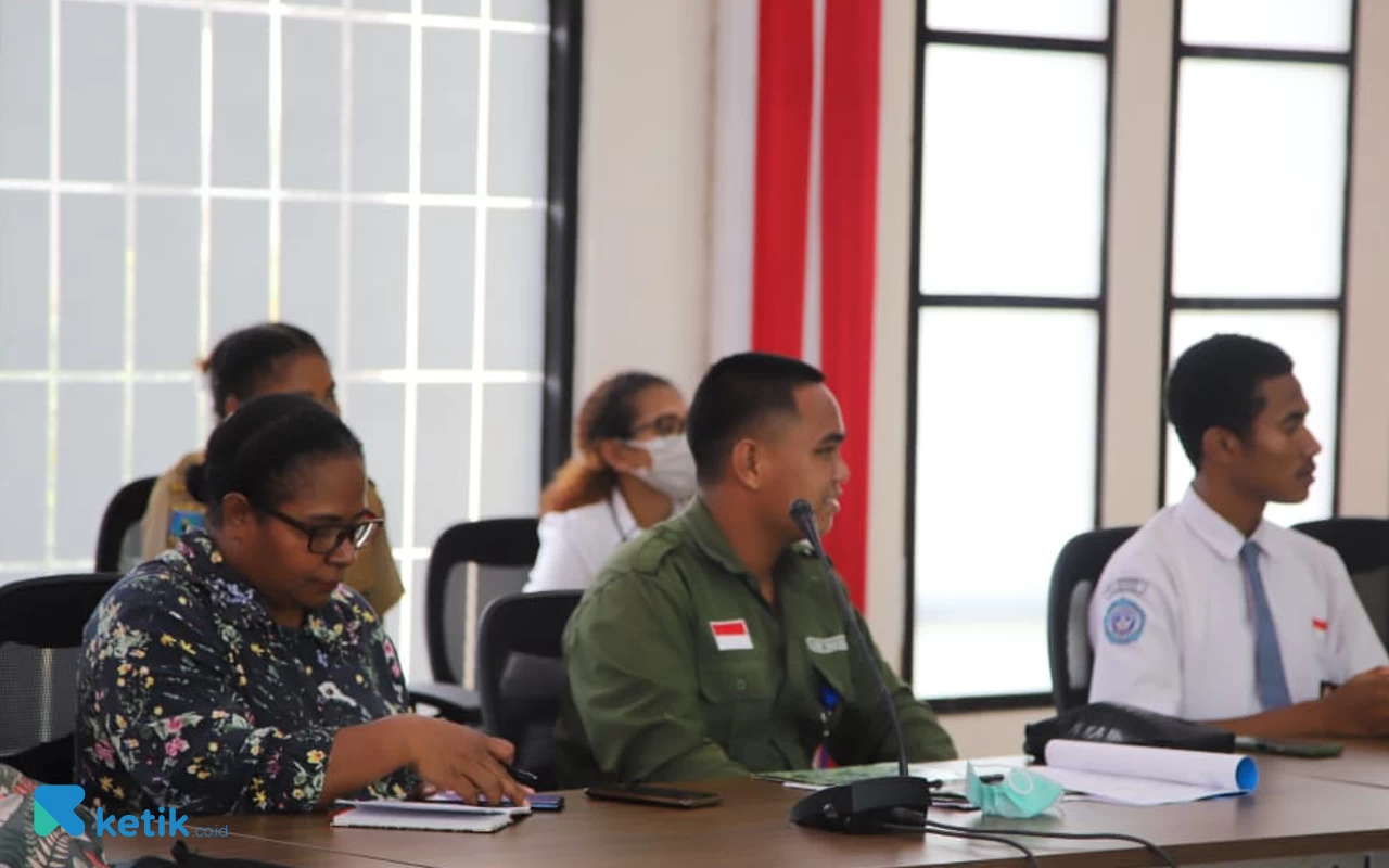 Foto Panitia Festival Pelajar Nusantara di  Ruang Rapat Kantor Bupati.