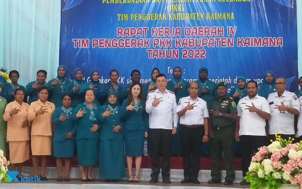 Foto Foto bersama dengan peserta Rakerda TP PKK