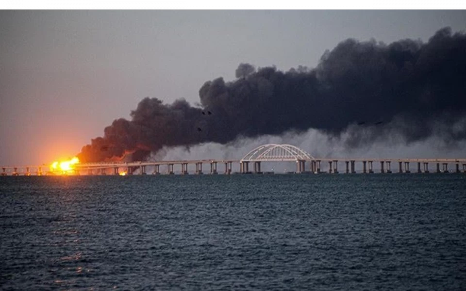 Thumbnail Berita - Angkatan Laut Ukraina : Apakah Rusia tidur, Jembatan Crimea hancur