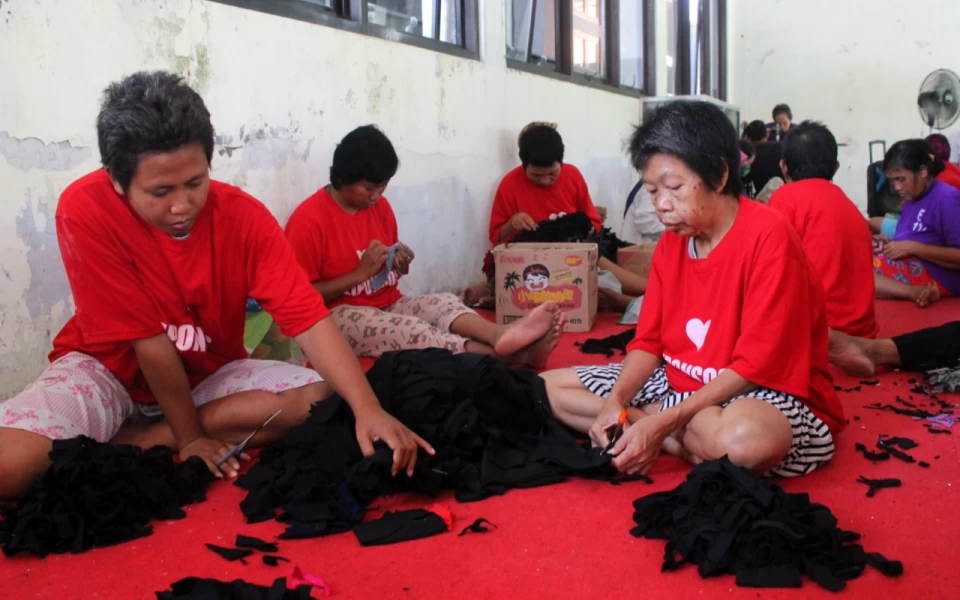Thumbnail Berita - Tingkatkan Ekonomi Sekitar, Pemkot Surabaya Beri Pelatihan ODGJ Lipinsos 