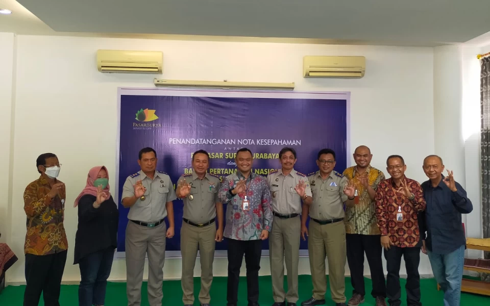 Foto Penandatanganan MoU PDPS dengan BPN Surabaya 1 dan 2. (Foto: Humas Pemkot Surabaya)