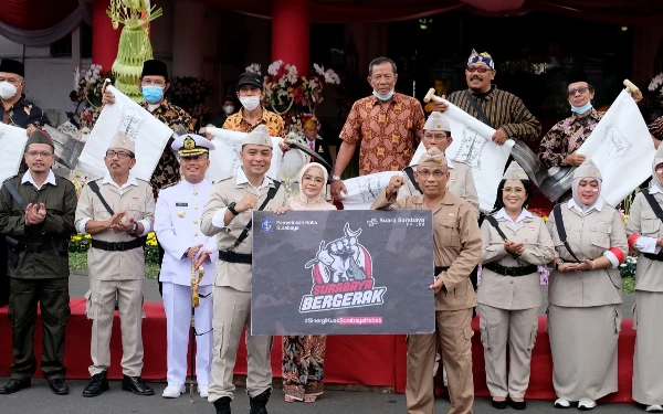 Foto Peluncuran Surabaya Bergerak oleh Wali Kota Surabaya pada Hari Pahlawan. (Foto: Humas Pemkot)