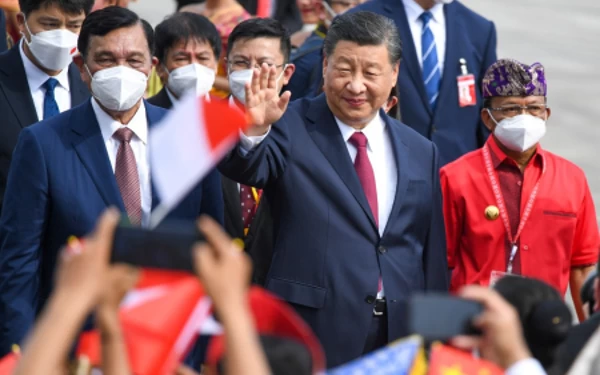 Foto Presiden Cina Xi Jinping saat tiba di Bali (14/11). (Foto:Medcen G20)