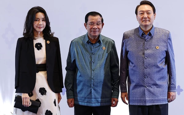 Foto Presiden Korsel beserta istri saat berada di Kambodja. (Foto: Yonhap)