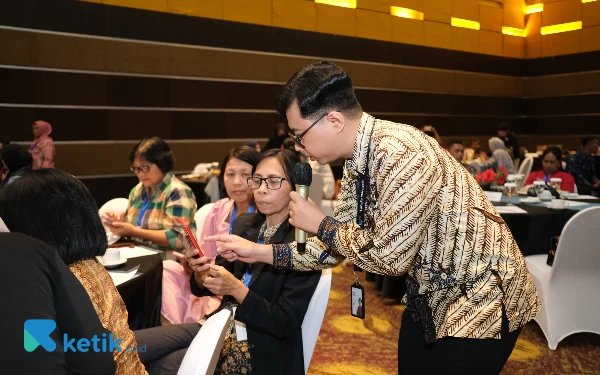 Foto Tim Ladara Umar Faruq saat memberikan pelatihan kepada pelaku UMKM binaan Ikawati BPN Kanwil Sulut.