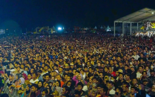 Foto Suasana penonton Batulicin Festival 2022. (Foto: IG Rhoma Official)