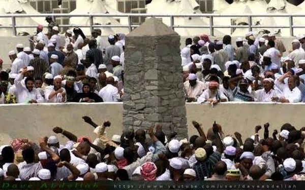Thumbnail Berita - Kemenag Naikkan Biaya Haji saat Saudi Turunkan 30 Persen