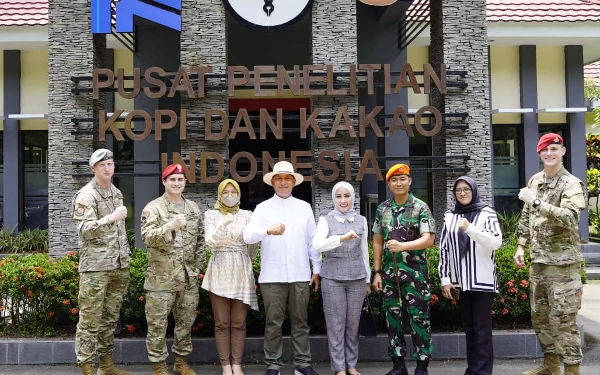 Foto AFSOC berkunjung ke Sekolah Pelita Hati Jember. (Foto: Dok.Pelita Hati)