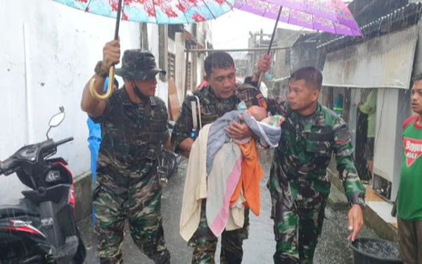 Manado Banjir, TNI AD Kerahkan 585 Personel Bantu Evakuasi 