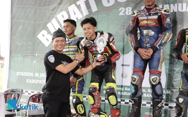 Thumbnail Berita - Bupati Bandung Cup Road Race Fasilitasi Anak Muda Balapan Motor