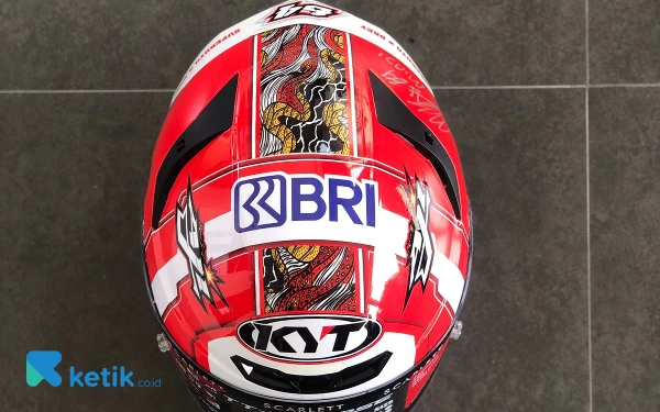 Wow! Logo BRI Terpampang Jelas di Helm Batik Mario Aji