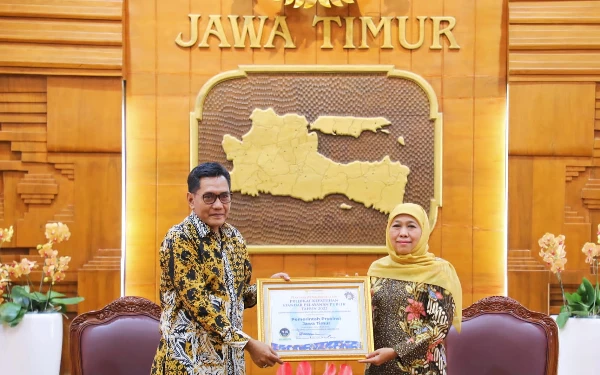 Thumbnail Berita - Jawa Timur Raih Penghargaan Ombudsman RI untuk Layanan Publik Terbaik