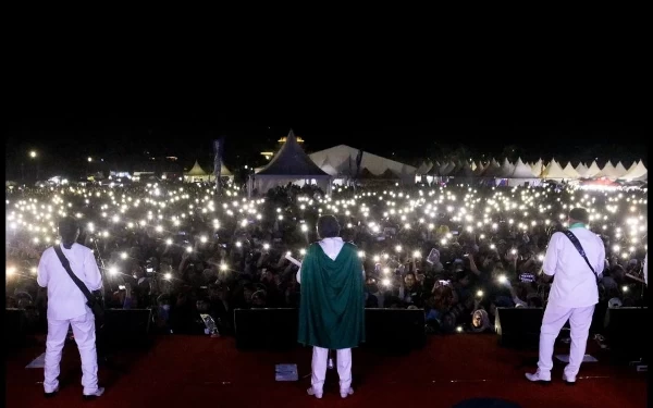 Foto Suasana manggung Rhoma Irama. (Foto: Instagram: rhoma_official)