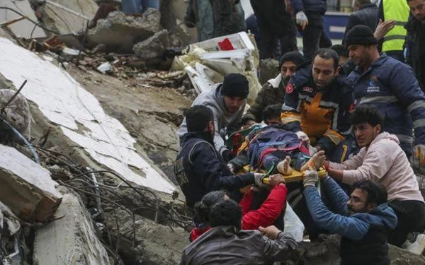 Korban Gempa Turki-Suriah: 3.800 Orang Tewas, 14.500 Terluka