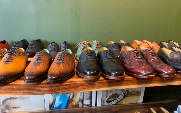 Foto Koleksi sepatu Minen Leather.(Diskominfo)