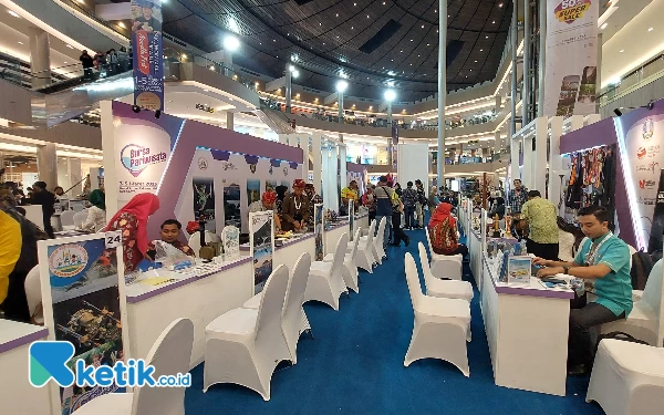 Foto Suasana pameran Bursa Pariwisata Jatim 2023. ( Foto:Husni Habib/Ketik.co.id)