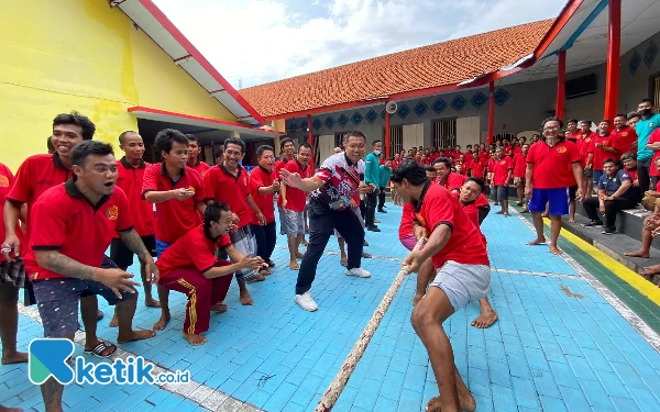 Tarik Tambang hingga Karaoke Warnai Porsenap di Rutan Situbondo