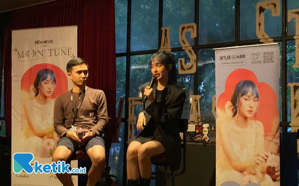 Indahkus Tampil Keren di Surabaya Kenalkan Album 'Once in A Blue Moon'