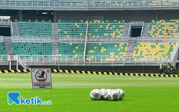 Foto Suasana lapangan di GBT Surabaya. (Foto: Shinta/Ketik.co.id)