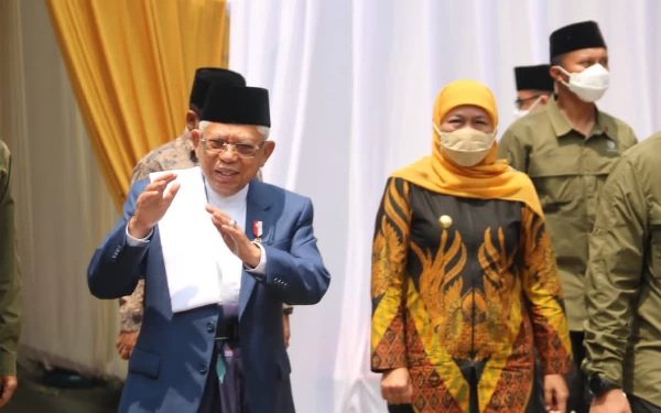 Thumbnail Berita - Bersama Wapres, Khofifah Hadiri Wisuda Hafidzoh V Ponpes Hamalatul Qur'an