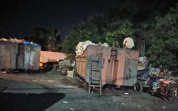 Pemkot Gencarkan OTT Membuang Sampah Sembarangan di Surabaya