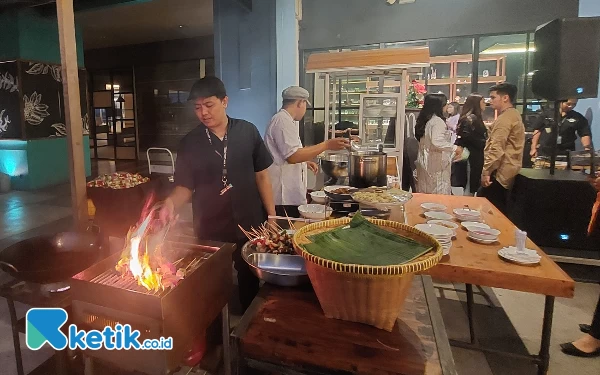 Foto Sajian live cooking di One Deck Gastropub.(Foto:Husni Habib/Ketik.co.id)