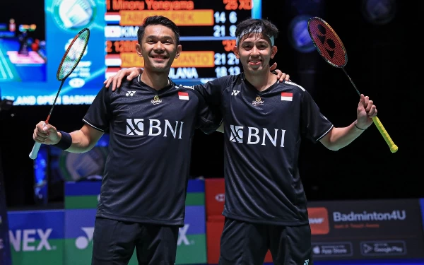 Foto Ganda putra ranking 1 dunia asal Indonesia Fajar/Rian usai memastikan melaju ke semifinal All England 2023. (Foto: Humas PP PBSI)